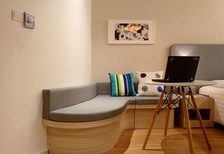 Cum amenajezi un colț de relaxare într-un apartament mic