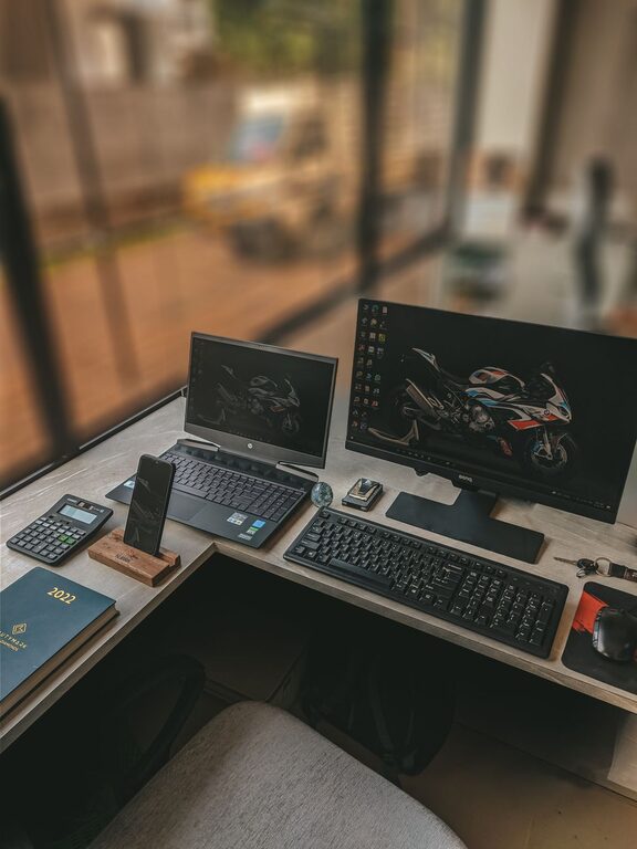 Cum reduci dezordinea digitală din telefon și computer